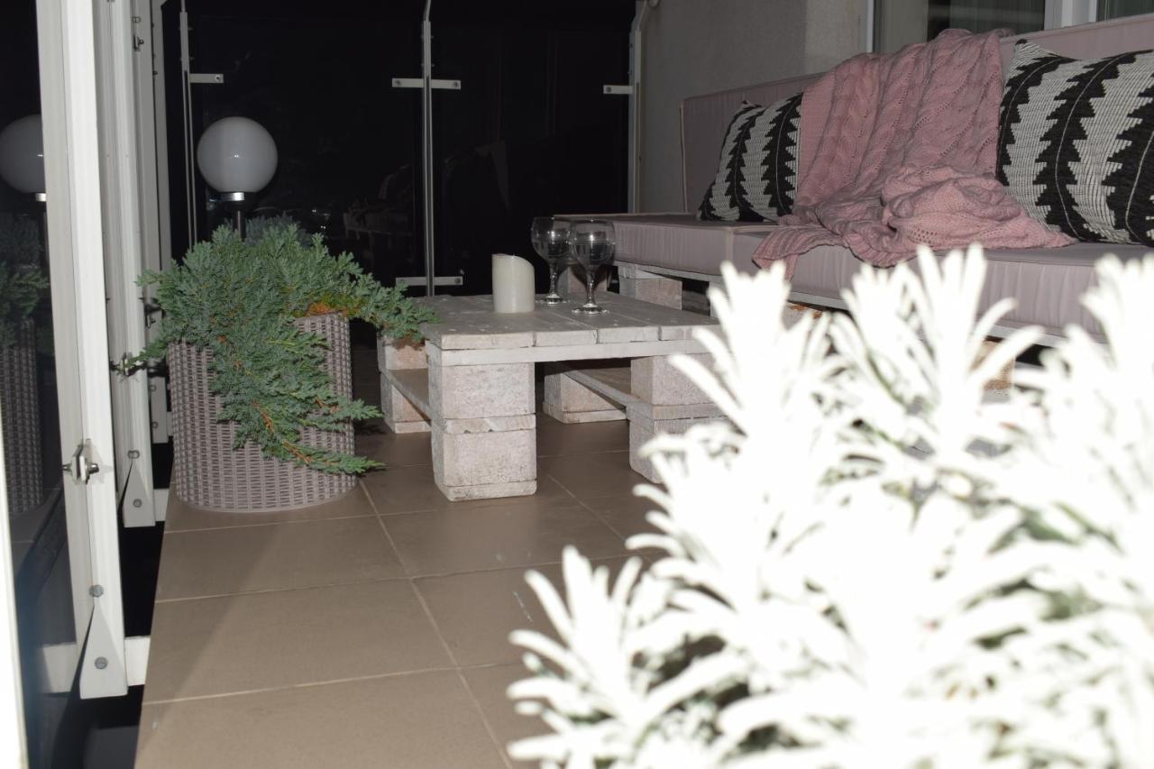 Sweet Residence Apartment Αράντ Εξωτερικό φωτογραφία